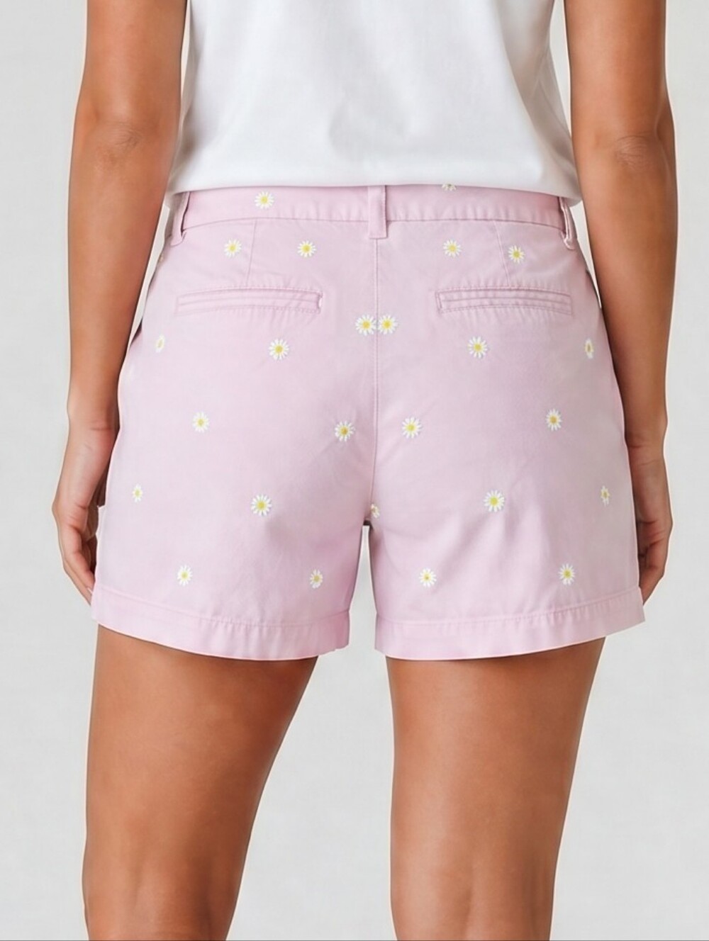 Old Navy Pink With embroidered Daisies Women's Everyday Mid-rise Shorts, Sz 10